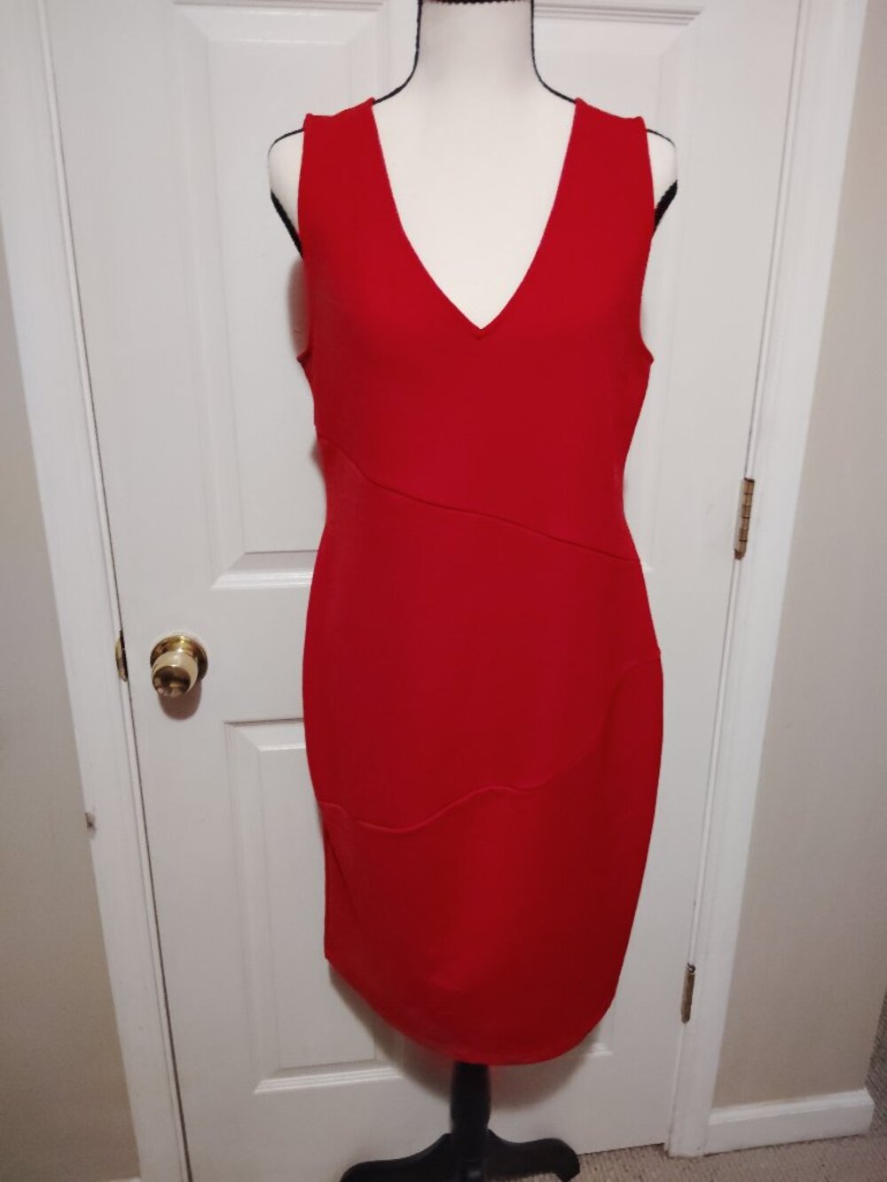 Jessica Simpson Red Sheath dress Sleeveless V neck size L Career cocktail dress